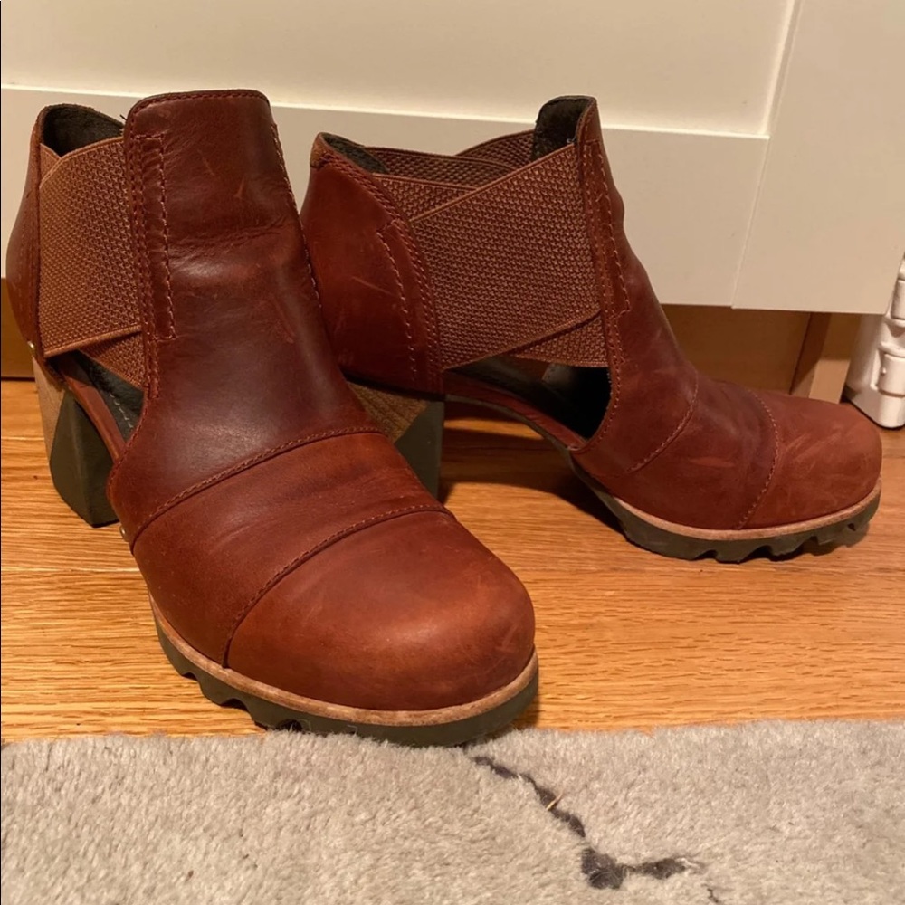 SOREL addington cut out booties shoes boots 7.5